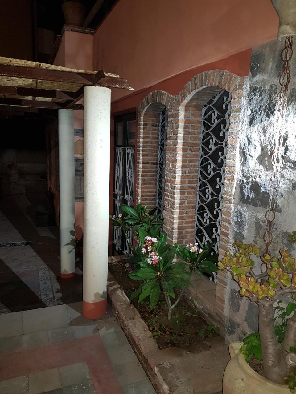 Вилла Original Sicily House Санта-Венерина Экстерьер фото