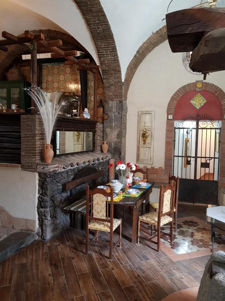 Вилла Original Sicily House Санта-Венерина Экстерьер фото