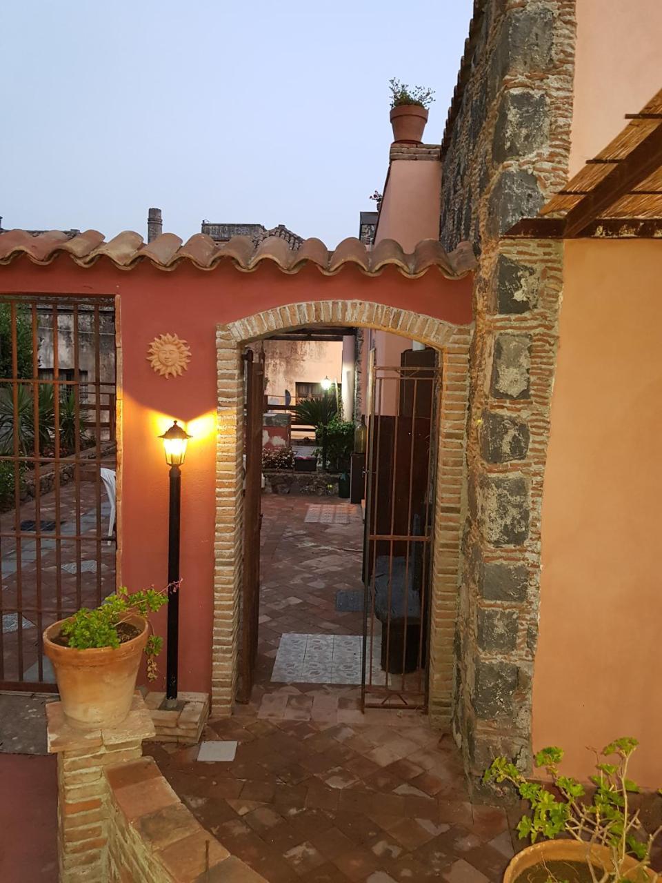 Вилла Original Sicily House Санта-Венерина Экстерьер фото